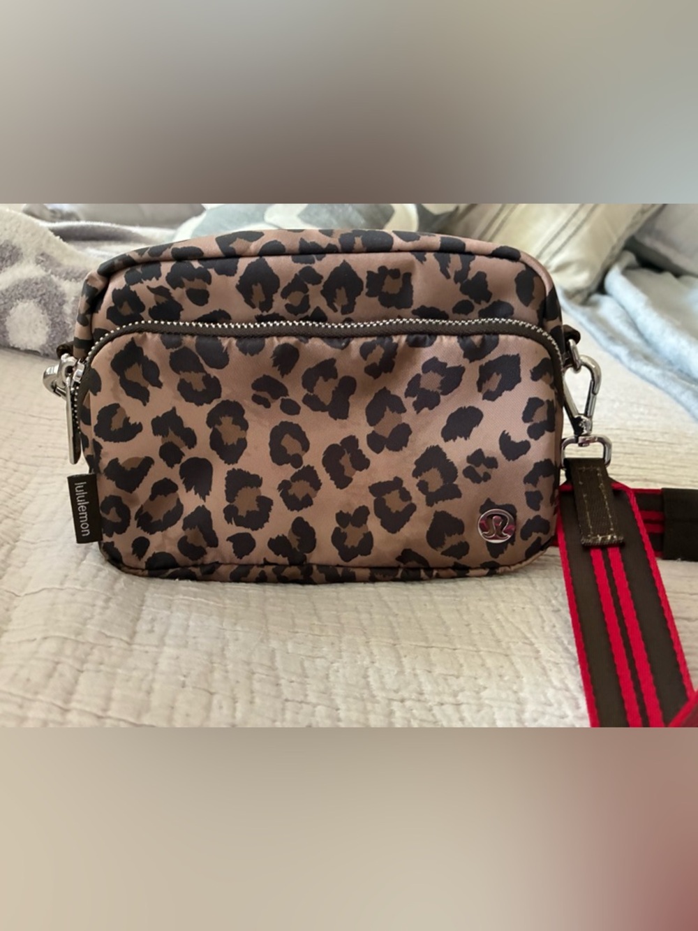Lululemon Leopard Everywhere Crossbody Bag - Brown & Black- 2L - Picture 6 of 10